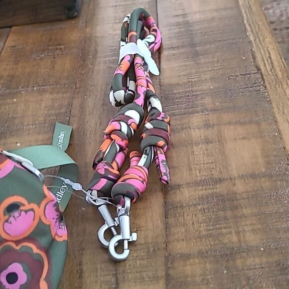 Vera Bradley Roxbury Crescent Crossbody In Bubbly Flowers Green NWT - Picture 4 of 8